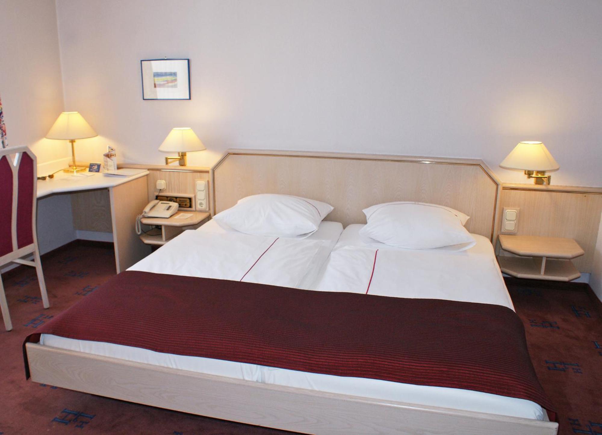 Hotel Garni Lindacher Hof บวร์กเฮาเซิน ภายนอก รูปภาพ