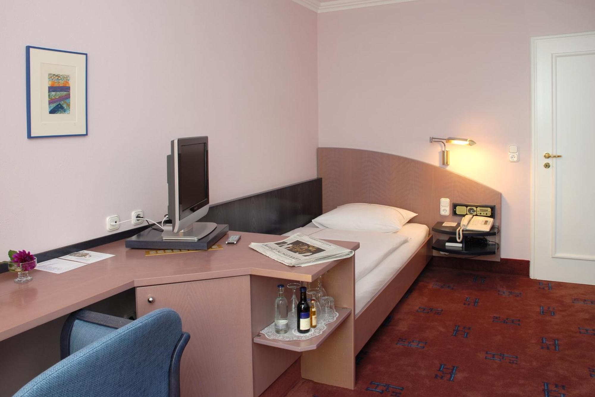 Hotel Garni Lindacher Hof บวร์กเฮาเซิน ภายนอก รูปภาพ
