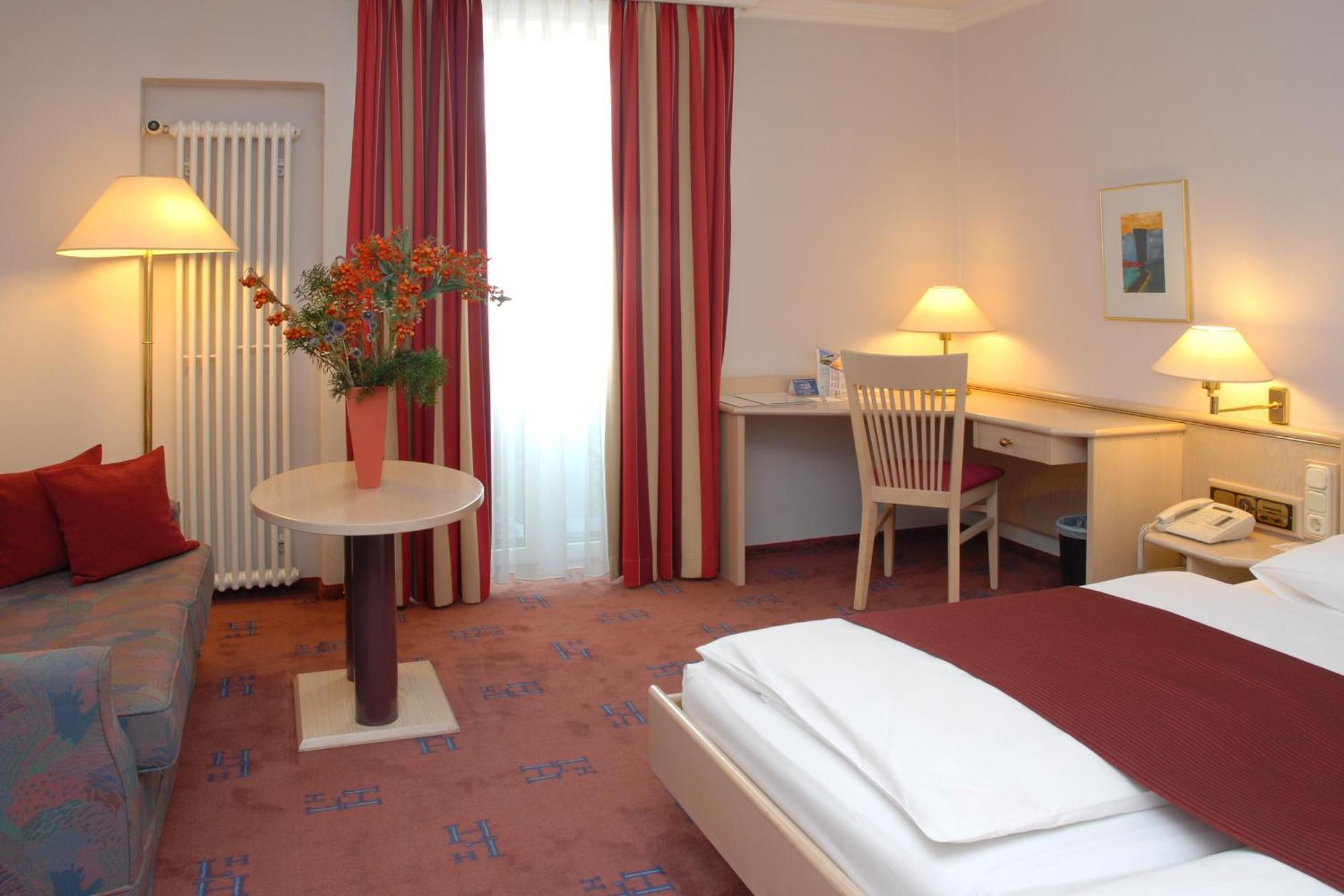 Hotel Garni Lindacher Hof บวร์กเฮาเซิน ภายนอก รูปภาพ